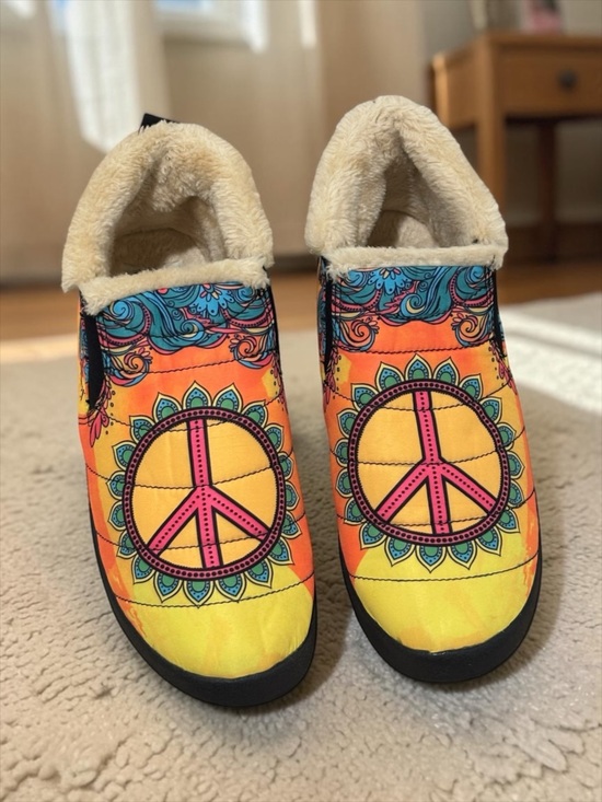 Yes We Vibe Shoes - YES WE VIBE Yellow & Orange PEACE SIGN SHOES UNISEX Men’s Size 10.5